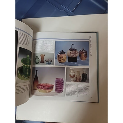 Glass Source Book by Jo Marshall, Chartwell Books, Inc. 1990 Identification MCM