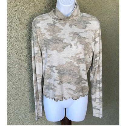 Love, Fire Junior's Hacci Mock Neck Lettuce Edge Printed Camo Top Size MEDIUM