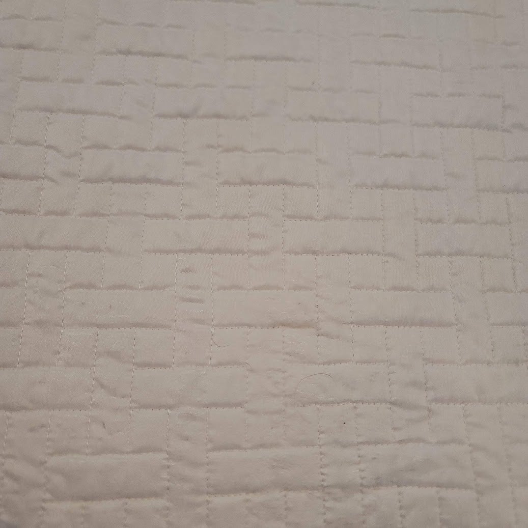 Vintage quilted blanket Coverlet Bedspread Queen/Full White Crosshatching round