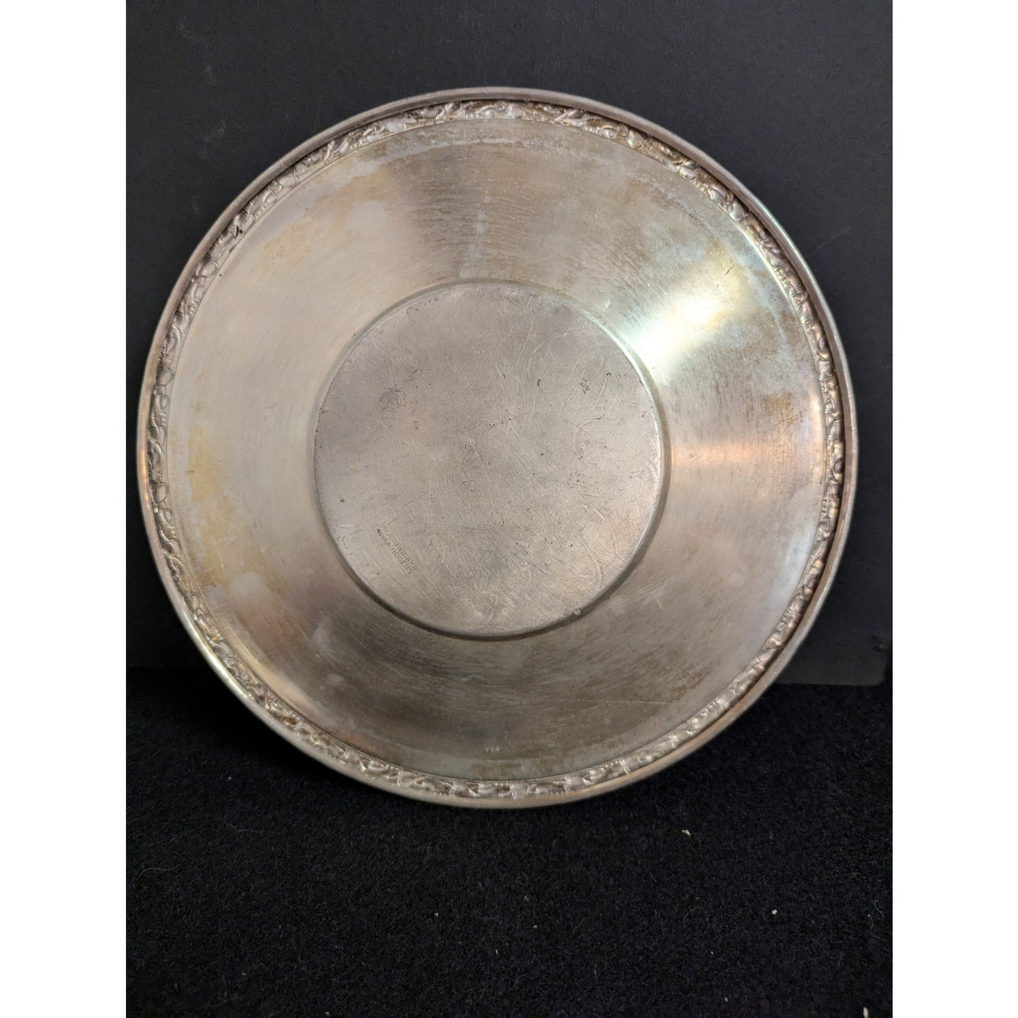 Vintage Wm. A. Rogers concave Meadowbrook Silverplate Round Platter