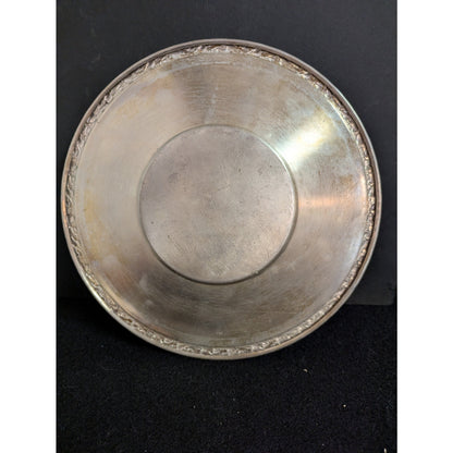 Vintage Wm. A. Rogers concave Meadowbrook Silverplate Round Platter