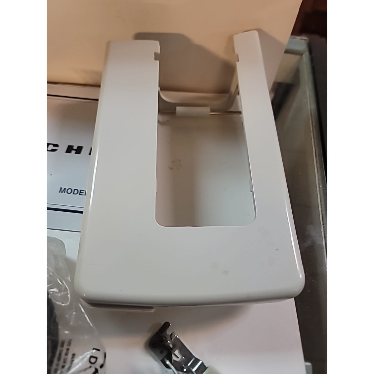 Vintage Necchi Model 537L Sewing Machine manual footpetal Arm WORKING Clean