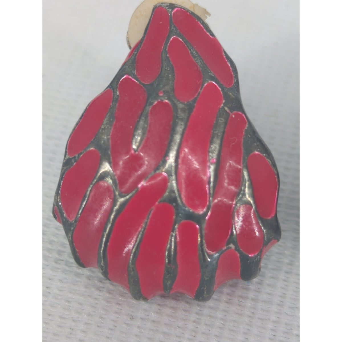 Vintage 1980s Bright Pink & Gunmetal Enamel Flame Clip-On Earrings