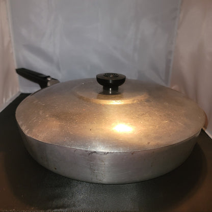 VINTAGE Magnalite Cast Aluminum Skillet with Lid 28.5 cm USA Retro Cookware