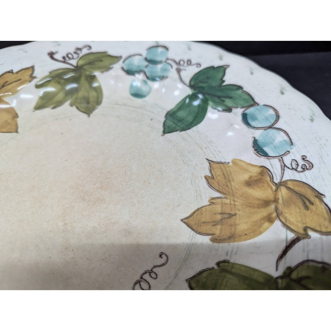 RETIRED Vineyard by Metlox Poppytrail Vernon 10 7/8 Dinner Plate