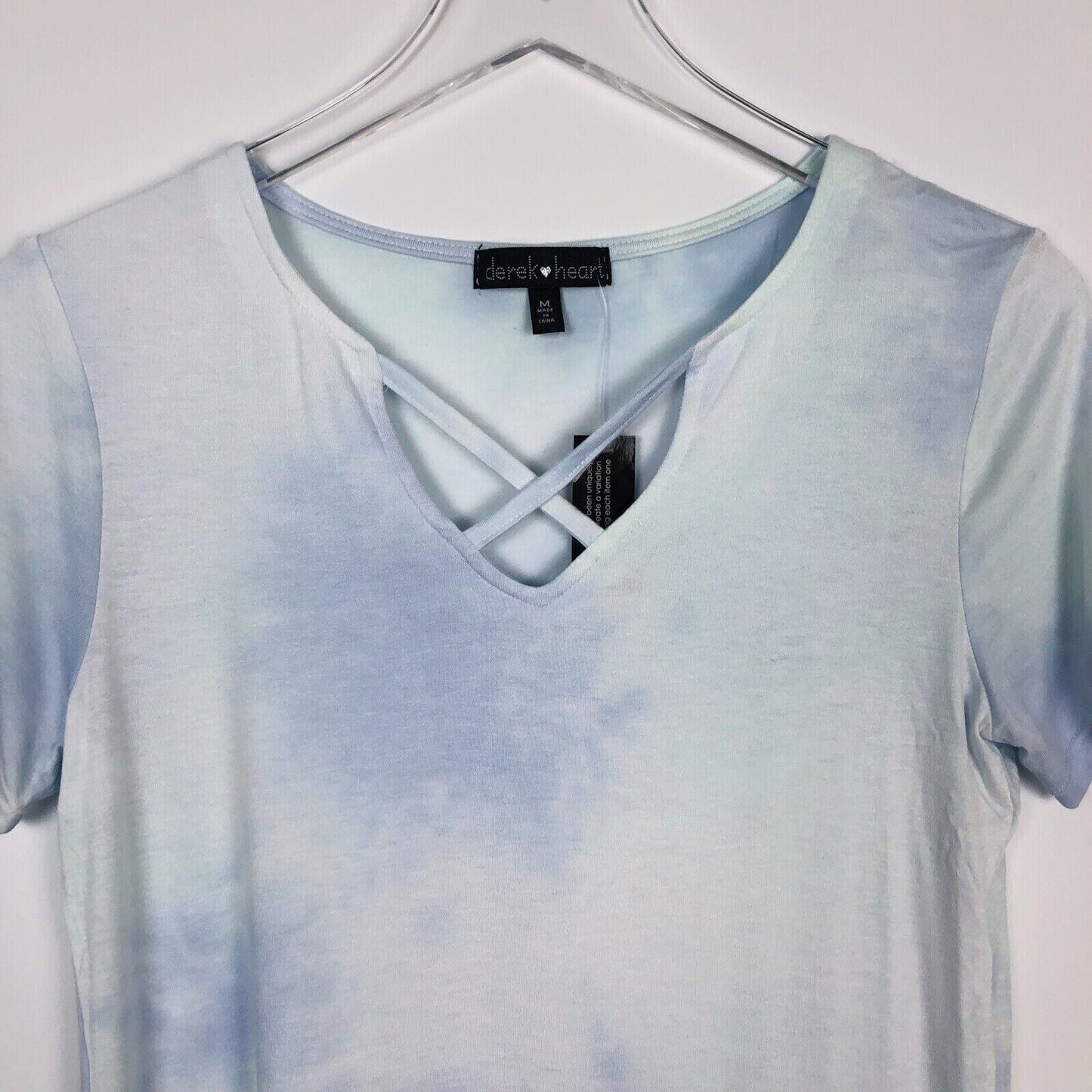 Derek Heart Women's V-Neck Cross-Front Tie-Dye Top Sz LARGE Light Blues NWT