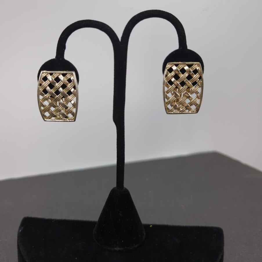 Vintage Sarah Coventry Geometric Gold Basketweave Clip On Earrings Whimsigoth