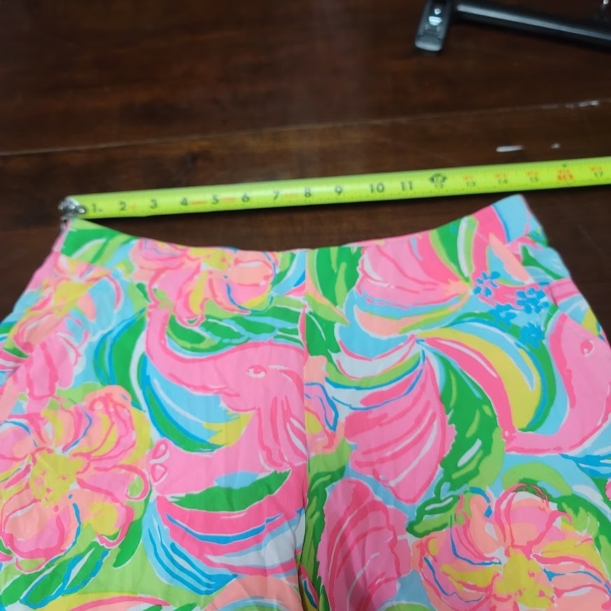 Lilly Pulitzer Size 4 Pink Green Blue shorts Pockets Side Zip Rayon Lightweight
