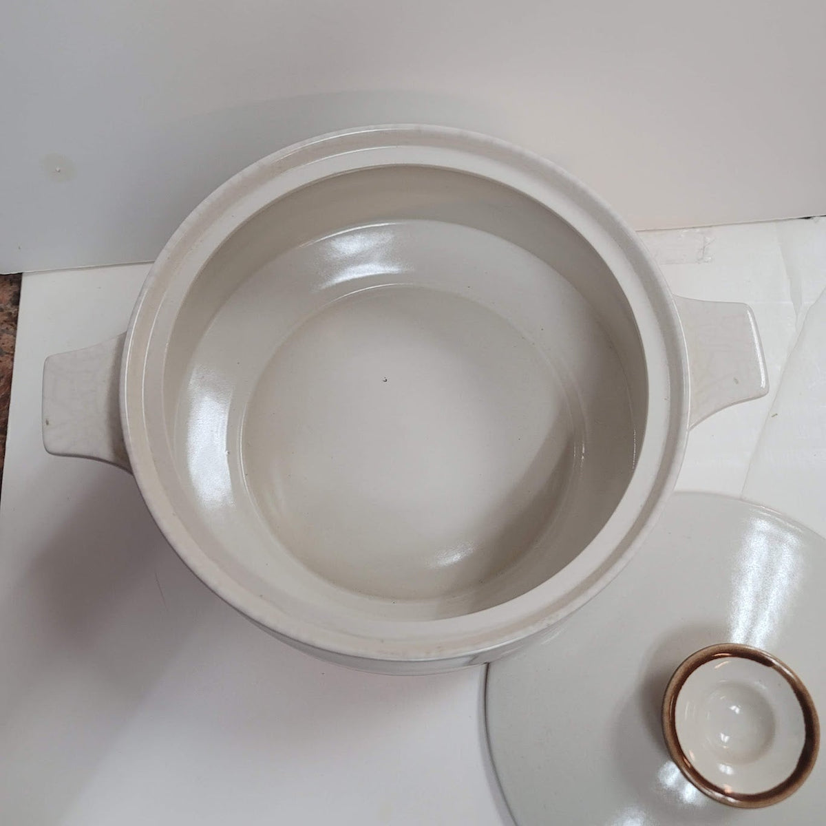 Vtg Camelot Stoneware 3 Quart Casserole Dish w/lid Cream & Brown MCM Japan EUC