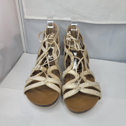 OTBT Size 8.5 Nomadic Leather Women Shoes Heels Back Zip Gold Cream Wedge Sandal