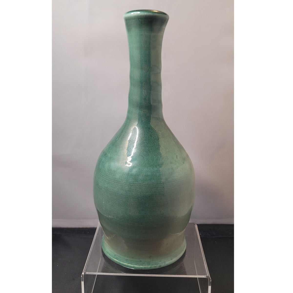Handmade Contemporary Style Green Long-Neck Studio Art Pottery Vase GY / JY