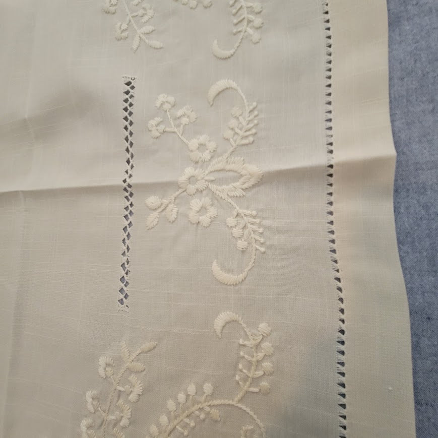 Vintage 70s Tablecloth Hand Embroidery Detail 36" x 36" SQUARE