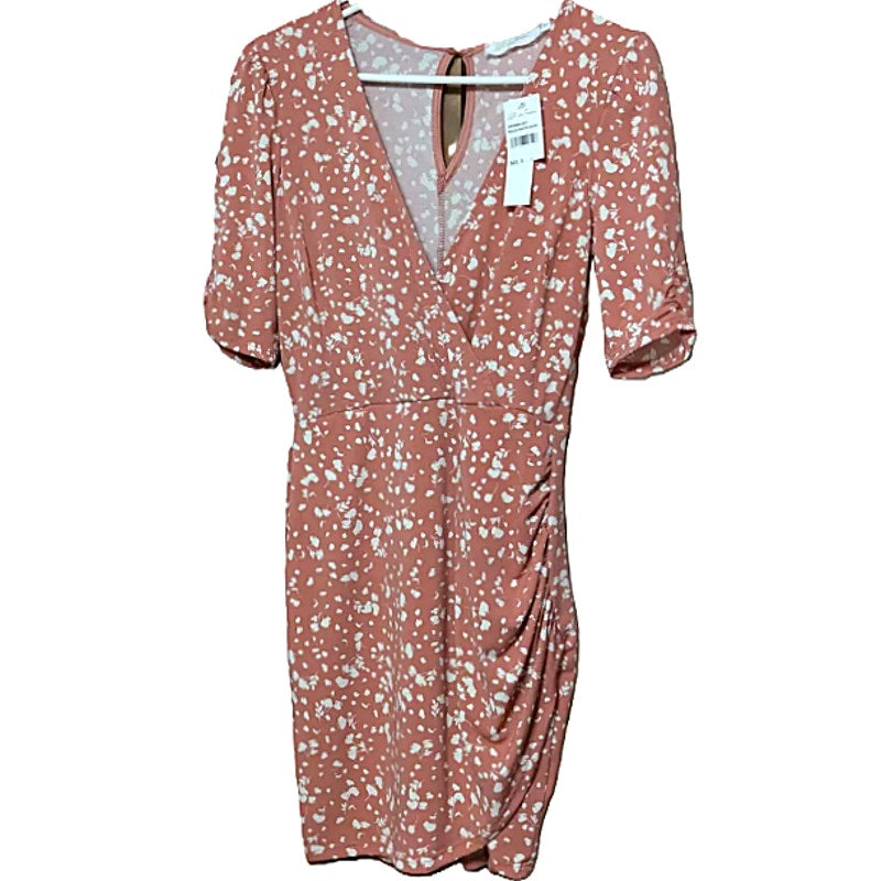 NEW All In Favor V-Neck Side Ruche Pullover Dress Sz Medium in Peach White Ditzy