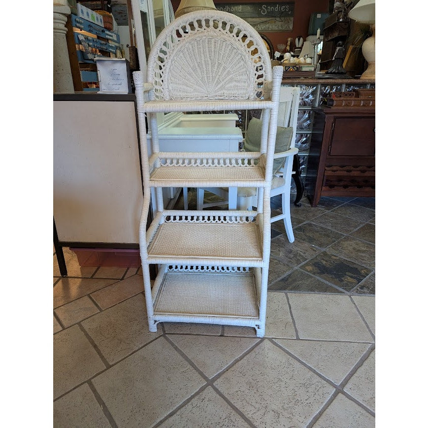 Secondhand Sandies: Mirror white chippy with finial