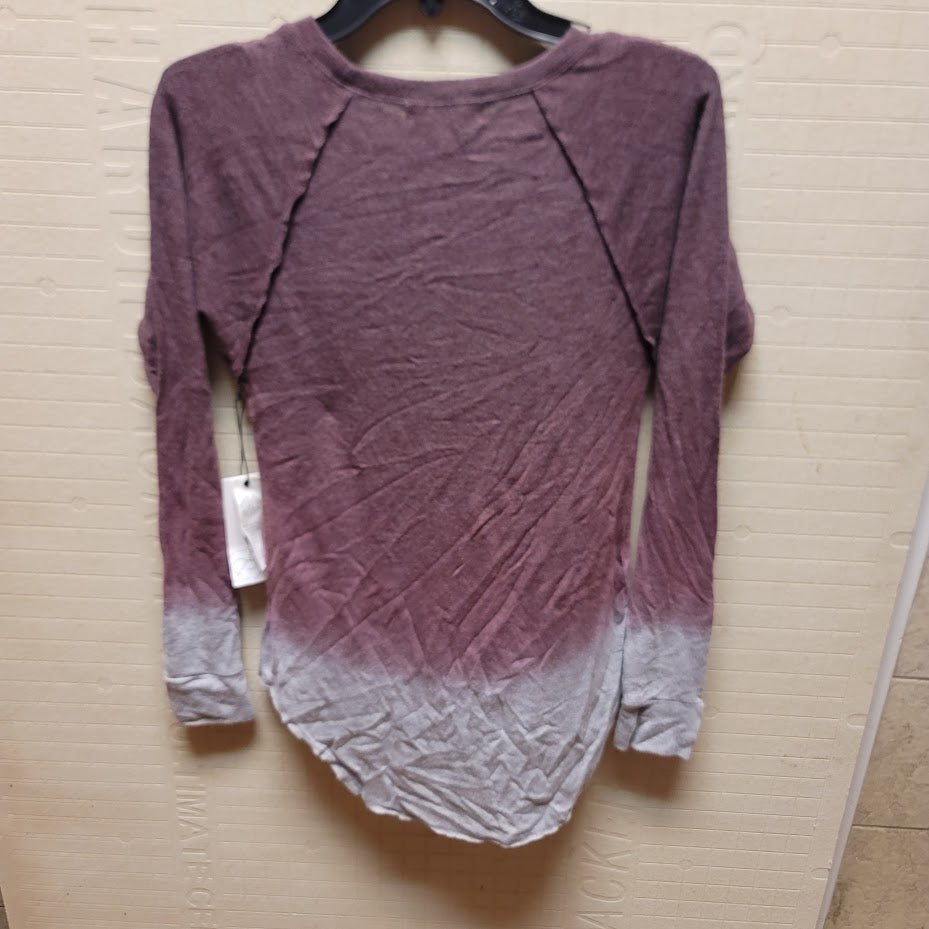 TREASURE & BOND NEW $39 Curved Hem Tee in Burgundy Stem Ombre XS