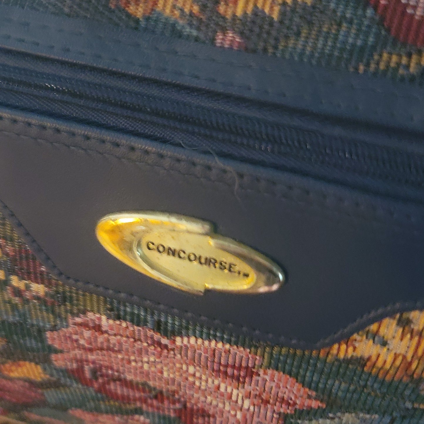 Vintage Concourse Poppins Style Floral Tapestry large carry bag suitcase Luggage
