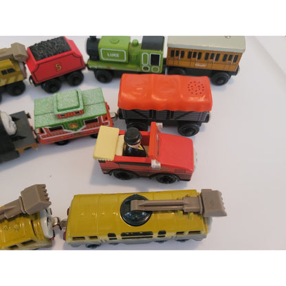 Lot 10  Pre-owned Vintage Thomas & Friends Train Various Magnetic Wood Plastic