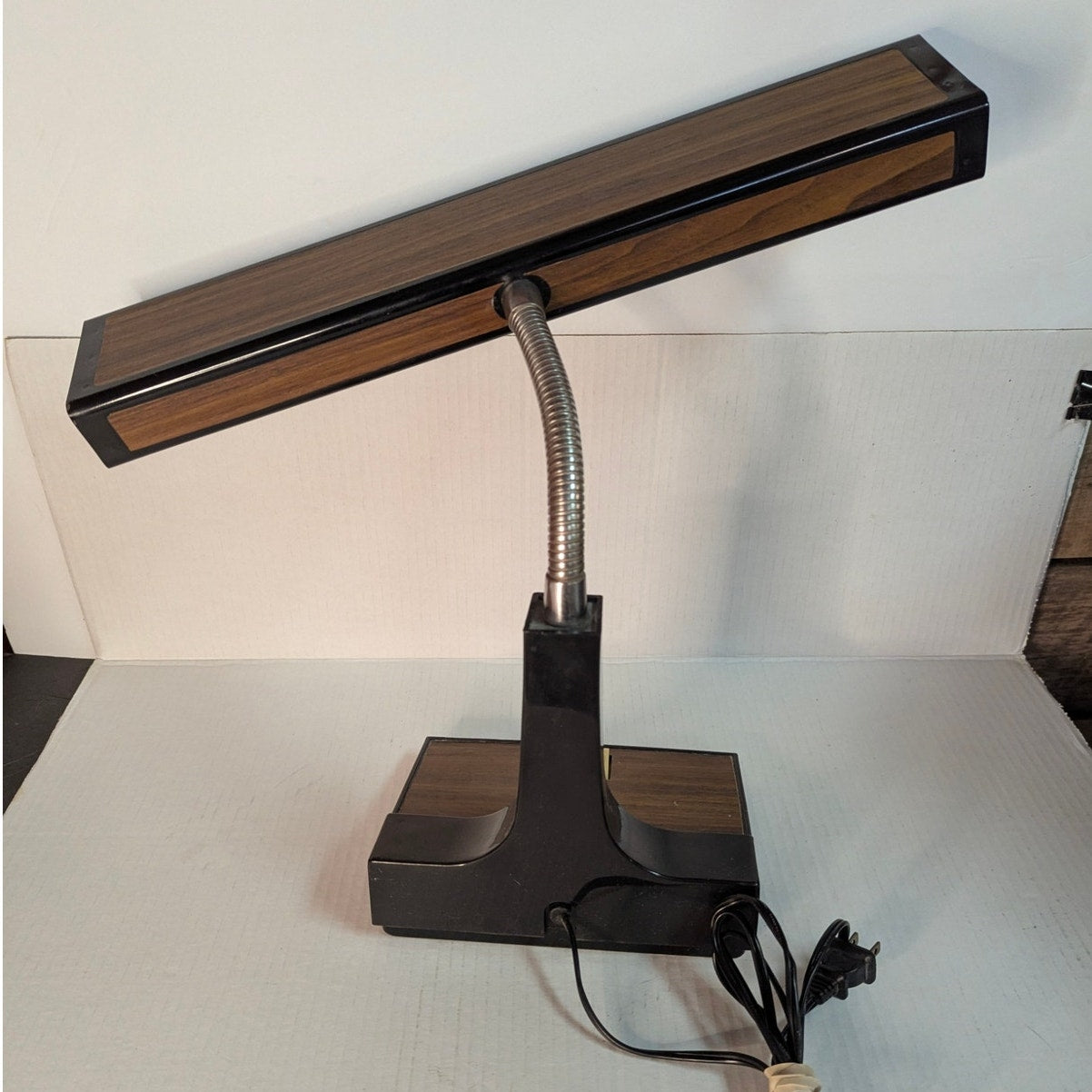 Vintage MCM Faux Wood Grain Fluorescent Desk Lamp Gooseneck Industrial Office