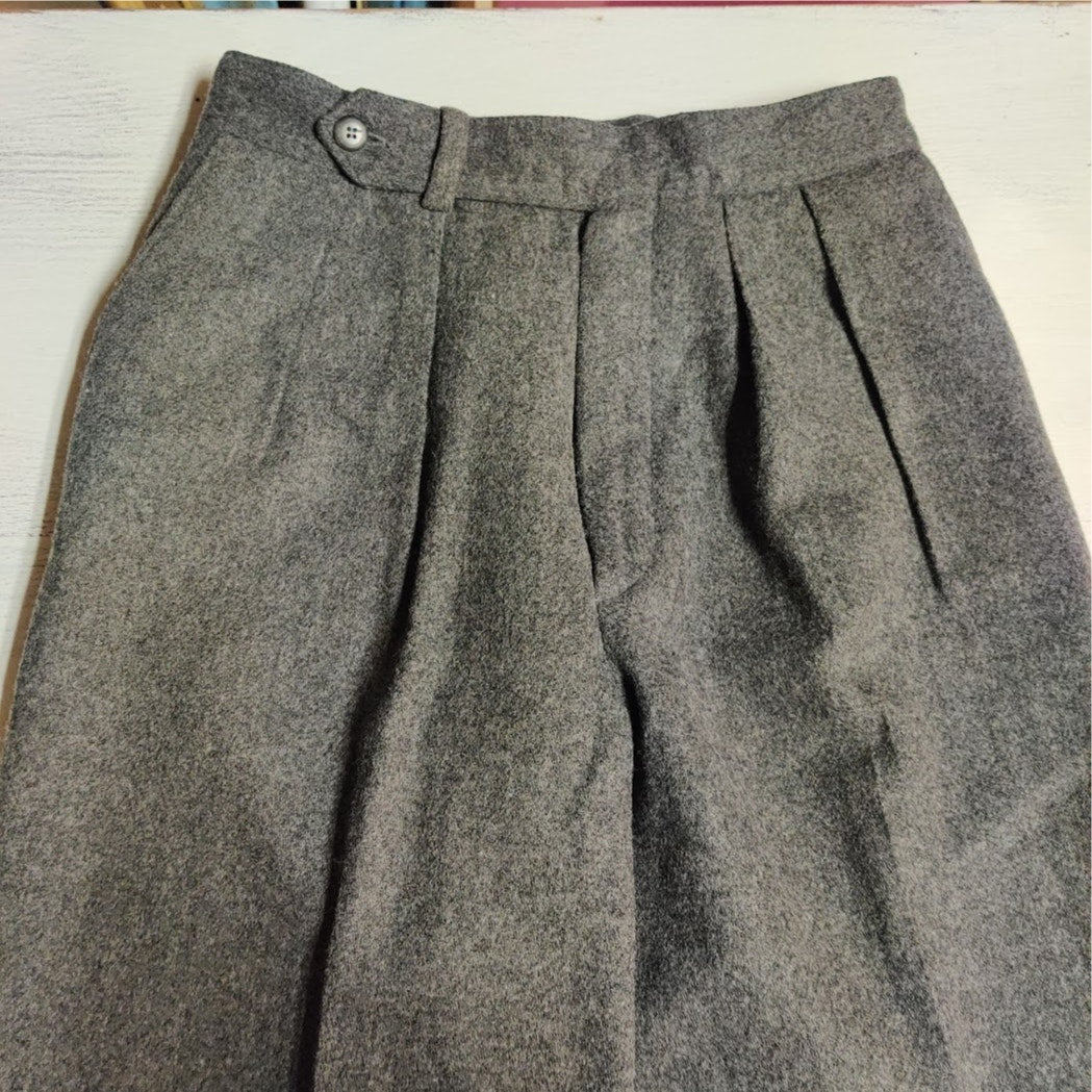 L.L. Bean Vintage Wool lined pleated trousers size 8 gray