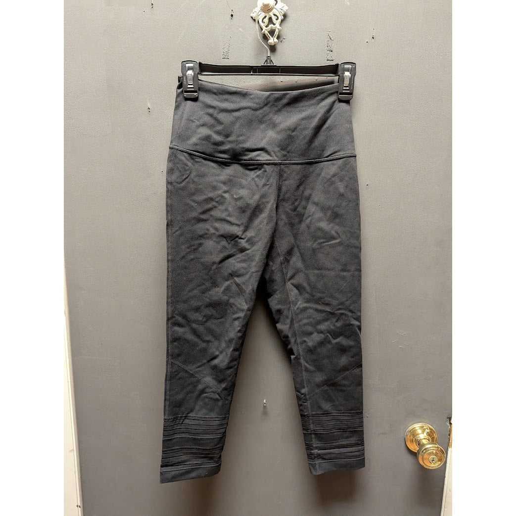 Zella Black high waist capri leggings black size Small striped detail vents calf