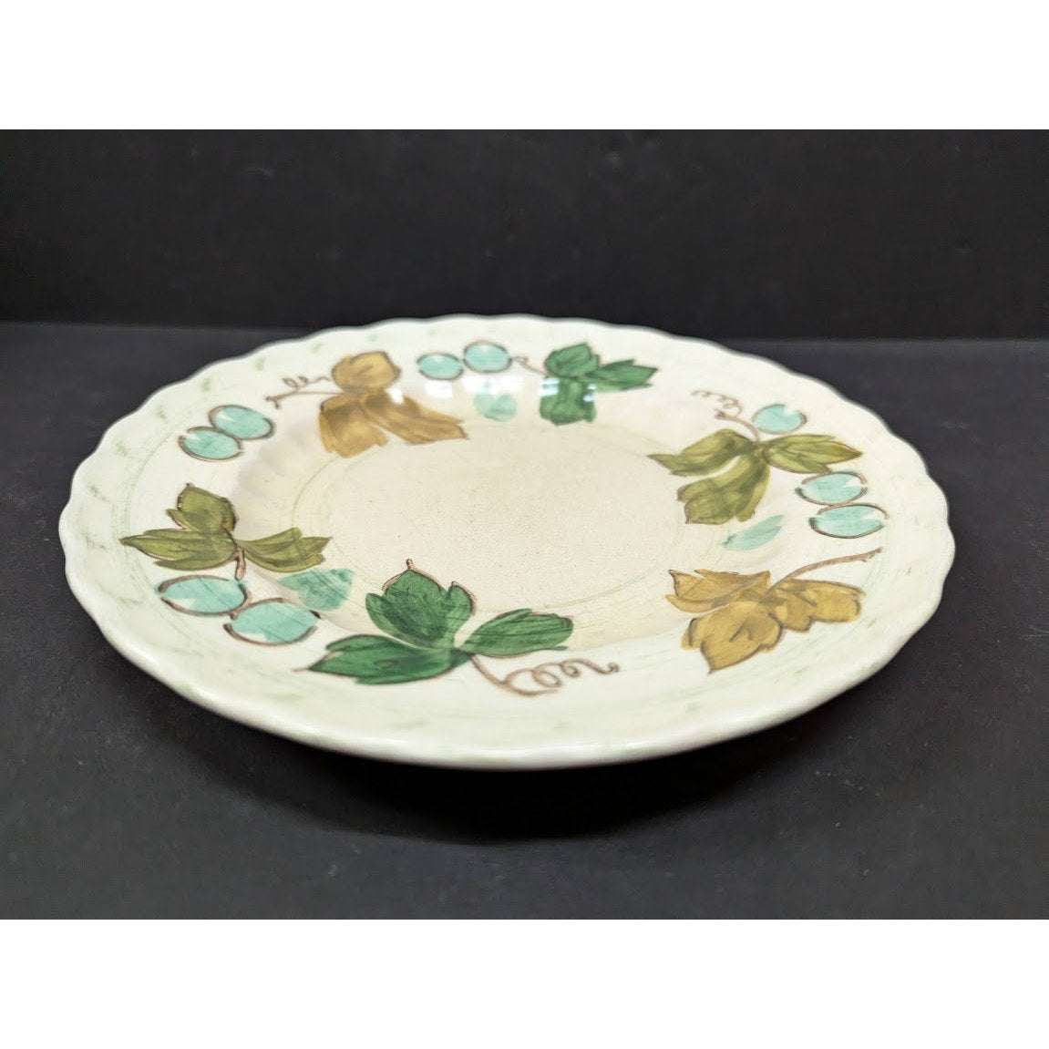 RETIRED Vineyard by Metlox Poppytrail Vernon 10 7/8 Dinner Plate