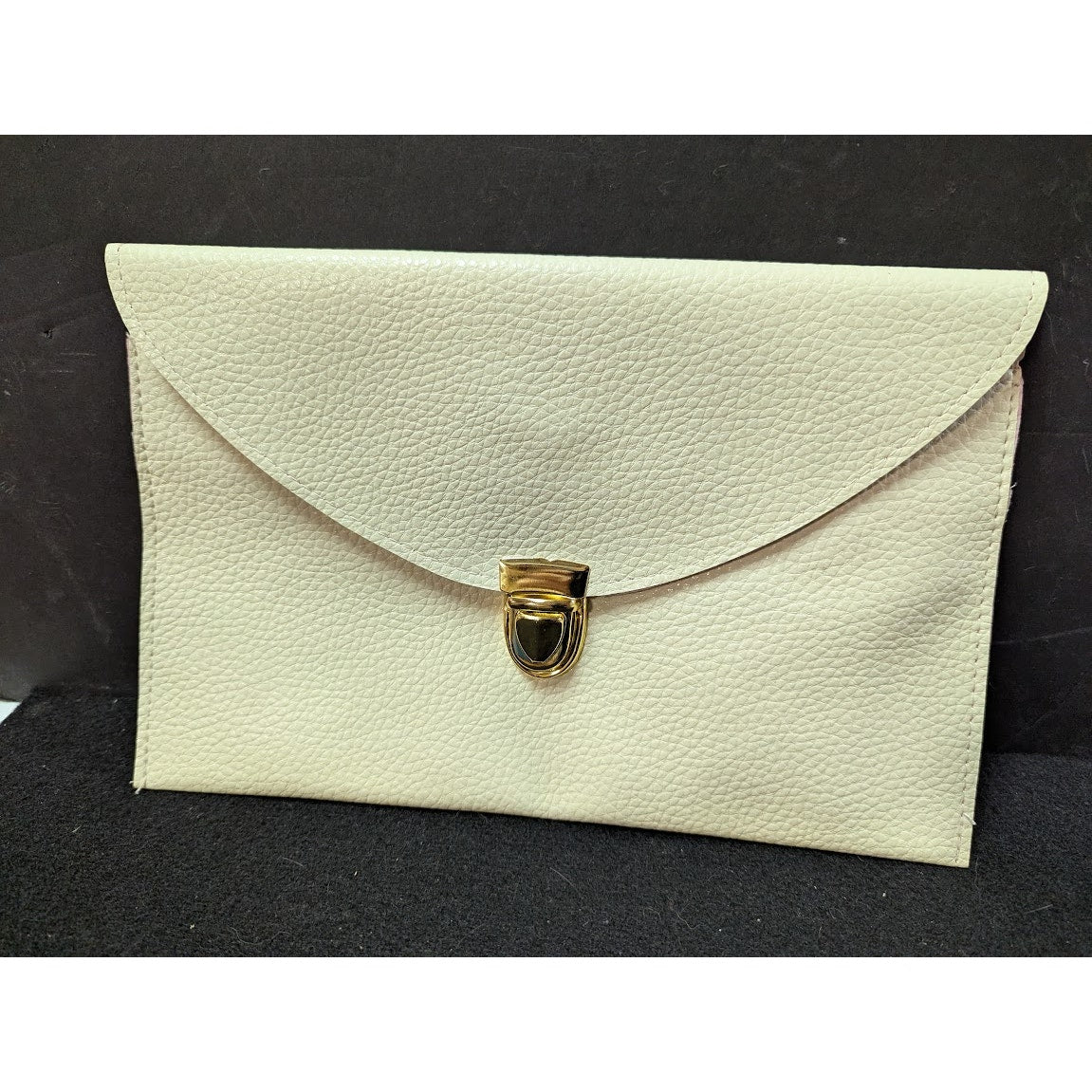Vegan Pebbled Leather Conververtible Clutch Purse Shoulder Bag gold chain clasp