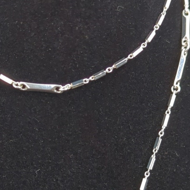 Vintage Fashion Necklace 15.5" long stiletto pendant MODERNIST silvertone
