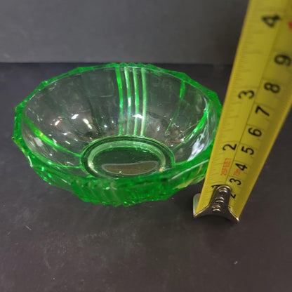 Vintage Pressed Uranium Vaseline Glass Vanity dish NO LID Green 2" x 4"