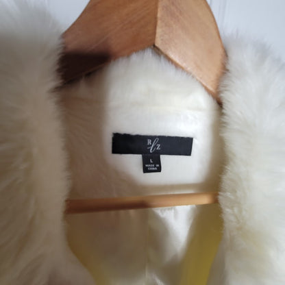 RLZ Faux Fur Sleeveless Vest Large Plush Front Pockets