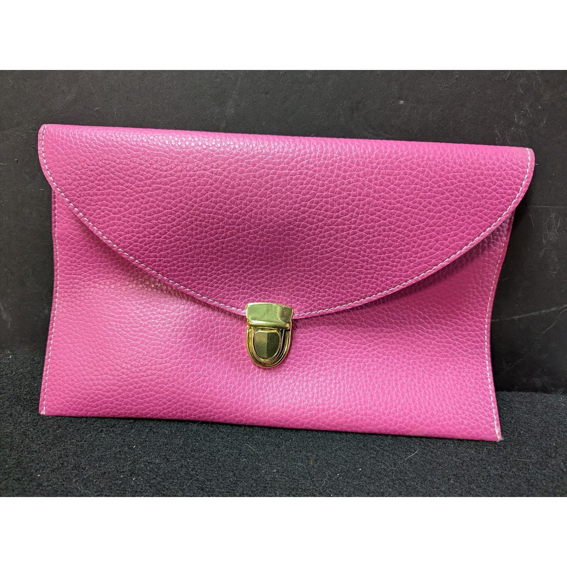 Vegan Pebbled Leather Conververtible Clutch Purse Shoulder Bag gold chain clasp