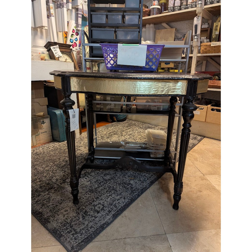 Secondhand Sandies: Oval wood table NEEDs work