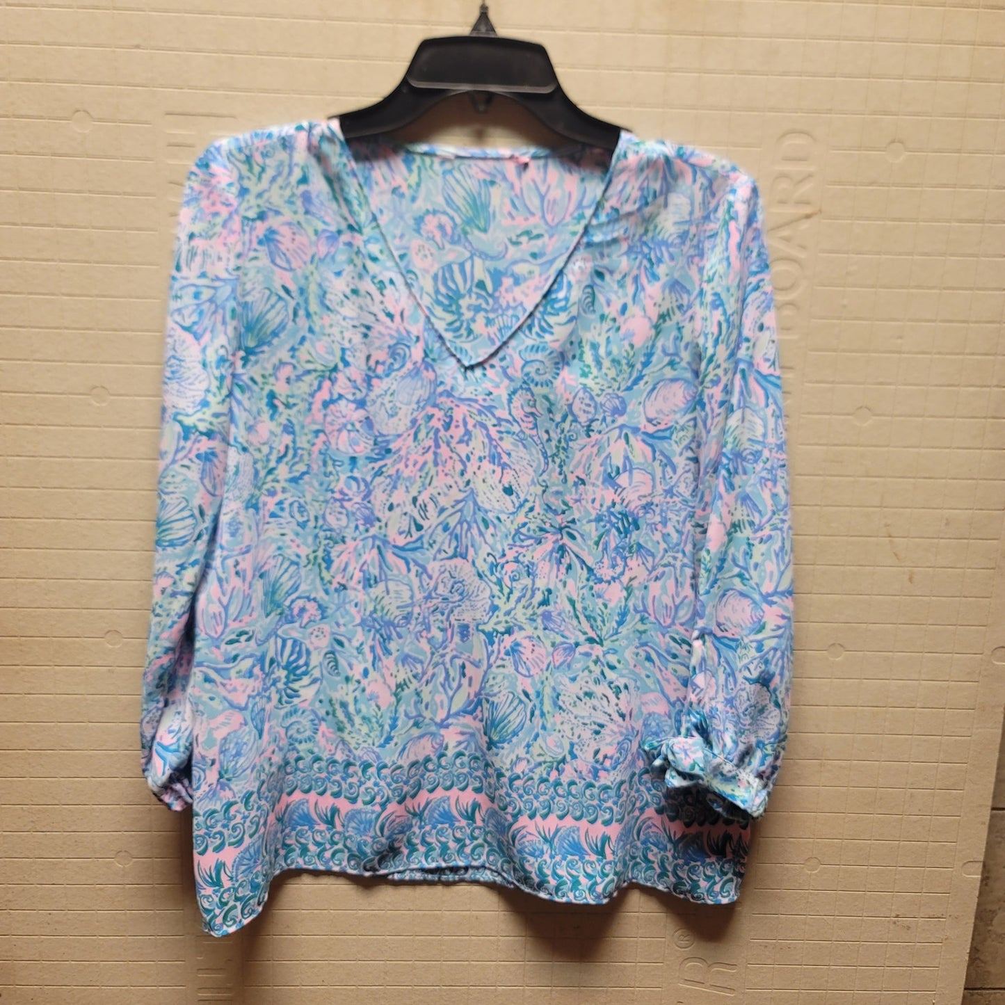 Lilly Pulitzer Size small/ medium Women's PreOwned Blouse long sleeve