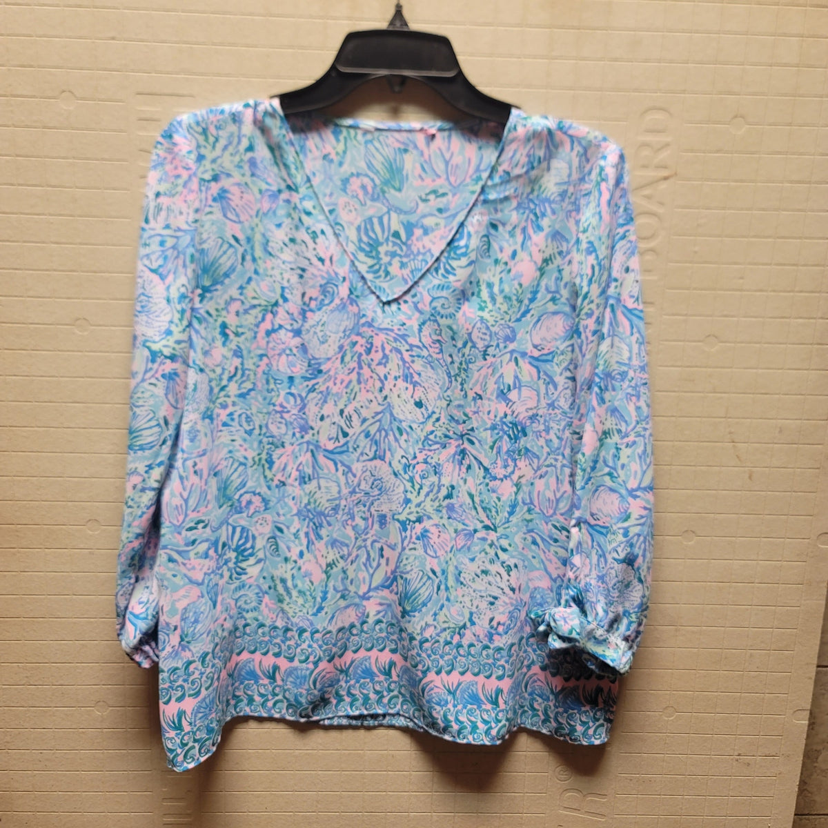 Lilly Pulitzer Size small/ medium Women's PreOwned Blouse long sleeve