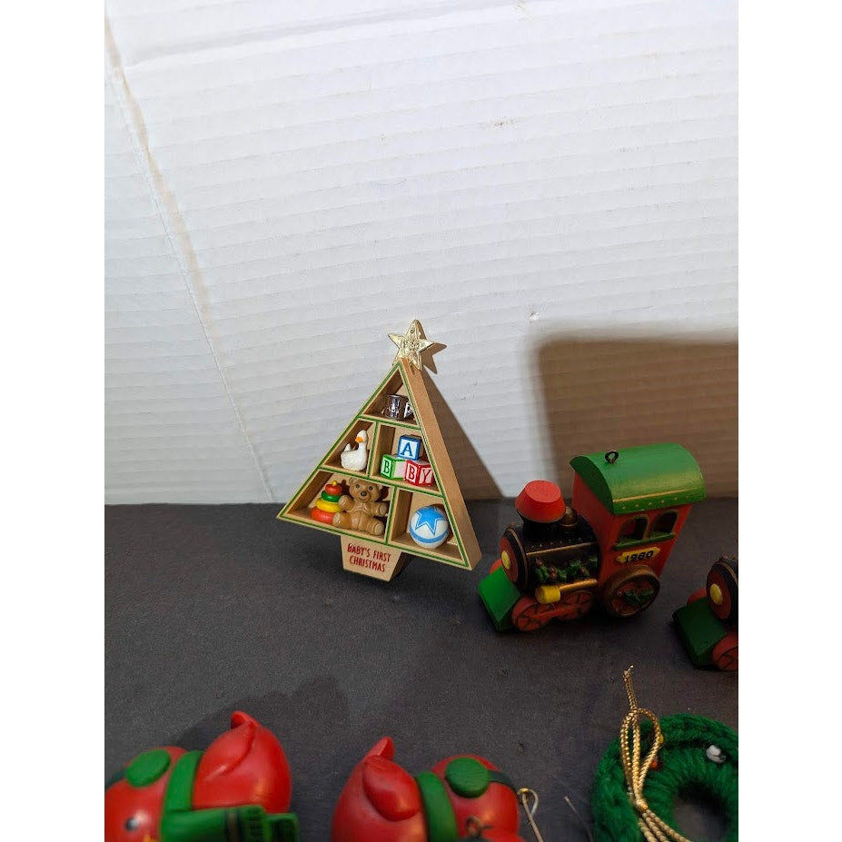 holiday Vintag lot of ornaments Snoopy, trains, angels, charlie brown