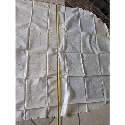 Vintage plastice WIPEABLE oval table cloth faux embroidery pattern 55" x 88"