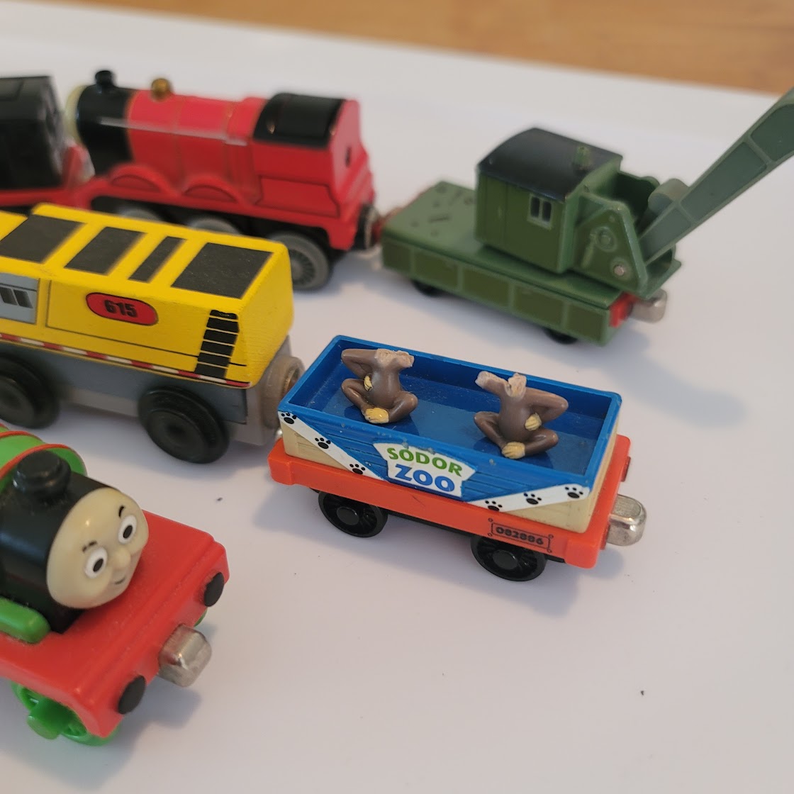 Lot of 7 Pre-owned Vintage Thomas & Friends Train and KidKraft train set pieces