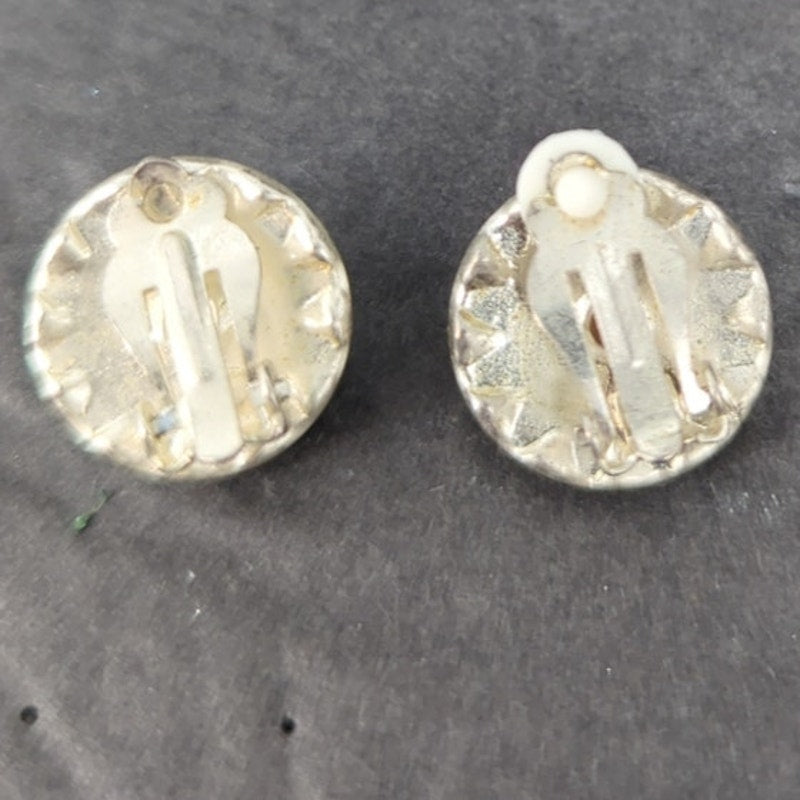 Vintage Emerald Green Rhinestone Gold Tone Round Clip On Earrings