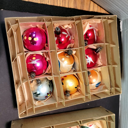 2 boxes (17pcs) Hand Blown Christmas glass ornaments Santa Land Multicolor 2"