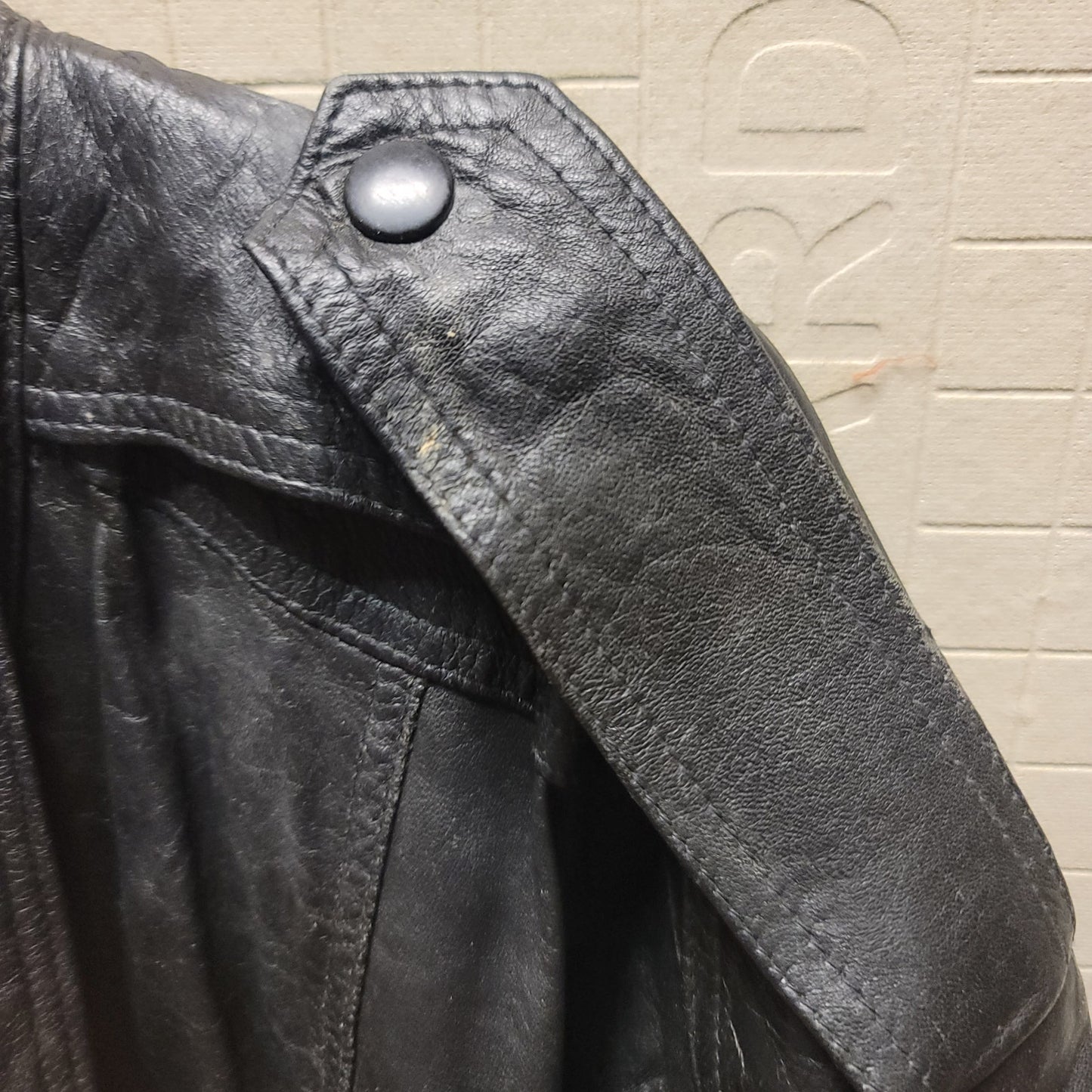 Leatherman Vintage 1980s Black leather Jacket Wing Sleeve Snaps Pockets