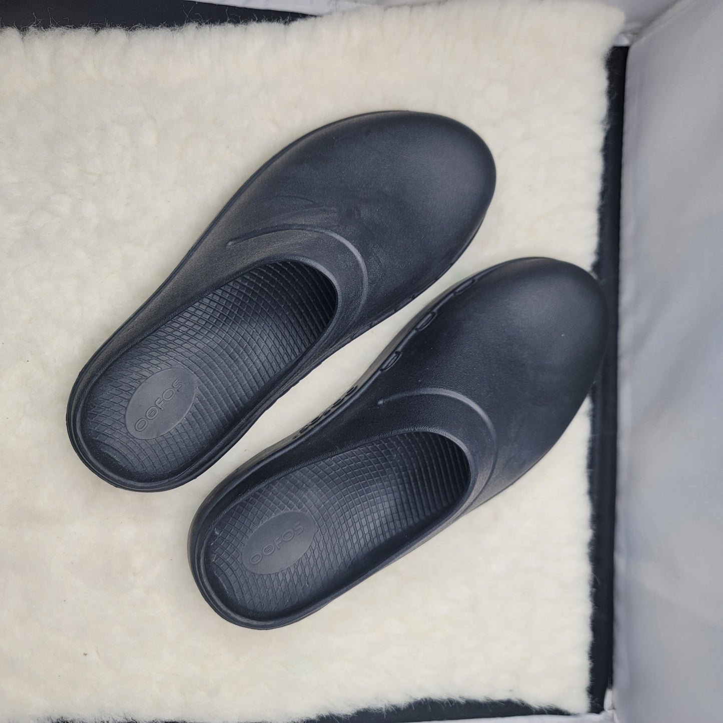 OOFOS OOccloog Recovery Clogs Black Men's 7 / Women's 9 Slip On Mule Slip on
