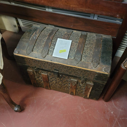 Secondhand Sandies Vintage Round top pirates trunk humpback treasure chest