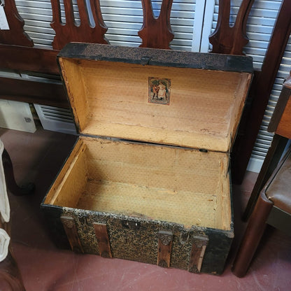 Secondhand Sandies Vintage Round top pirates trunk humpback treasure chest