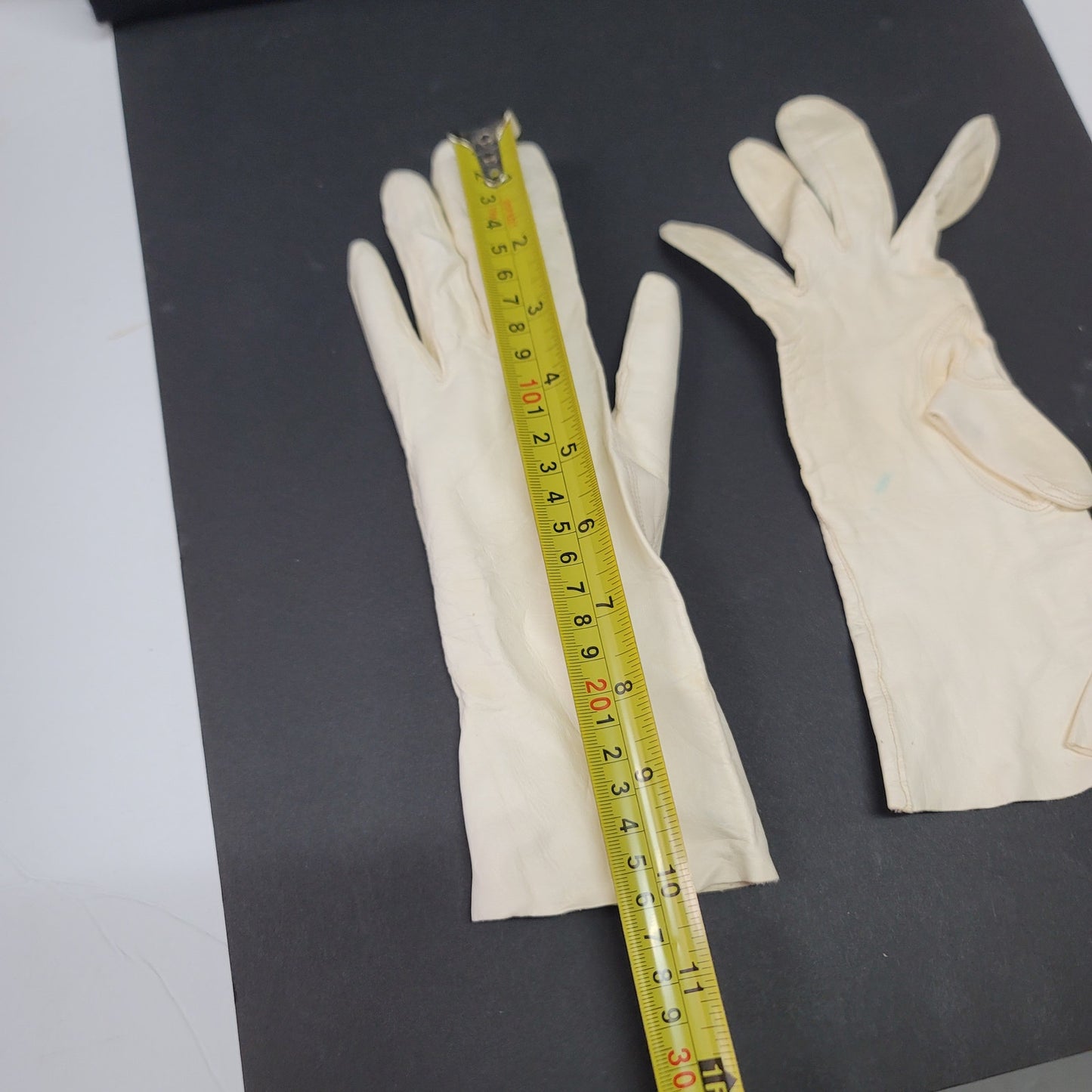 Vintage calfskin white formal riding driving gloves Small Medium