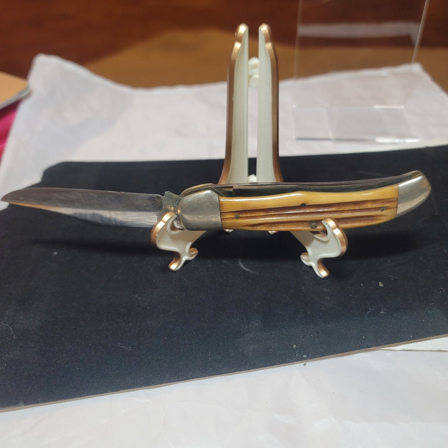 Vintage Folding Pocket Knife Queen #39 Two blade Hunter Winterbottom Jigged Bone