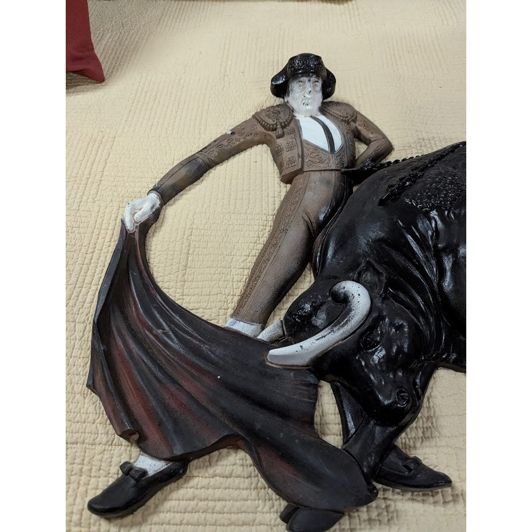 Bullfighter Wall Plaque LARGE Vintage 1968 Syroco Matador Bull Hanging