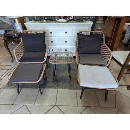 Secondhand Sandies:  5 pc. Outdoor patio chair w/ footstool and table