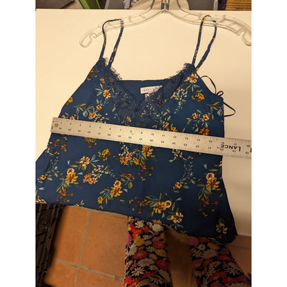 Socialite Size Small Tank top blouse spaghetti straps blue Floral lace NEW