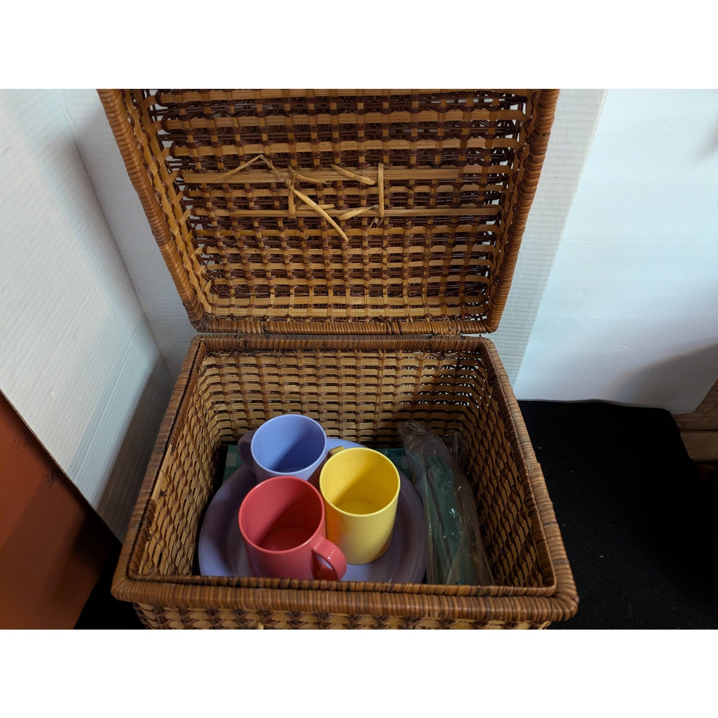 Vintage Woven Rattan Picnic Basket with Plastic Tableware Set