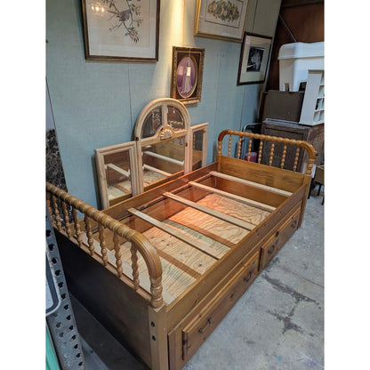 Secondhand Sandies: Trundle Bed Twin PULL OUT 2 BEDS