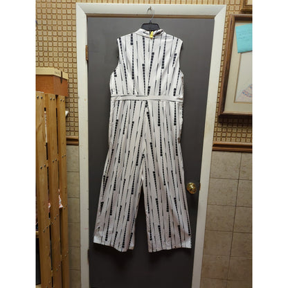 Striped One Piece Black and white jumpsuit Size 2xl Women with pockets Polyester